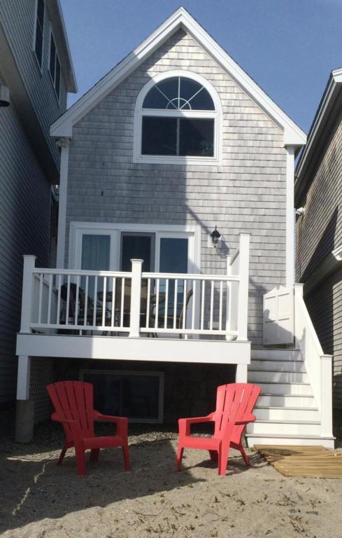 Perkins Cove Oceanfront Cottage Main image 1